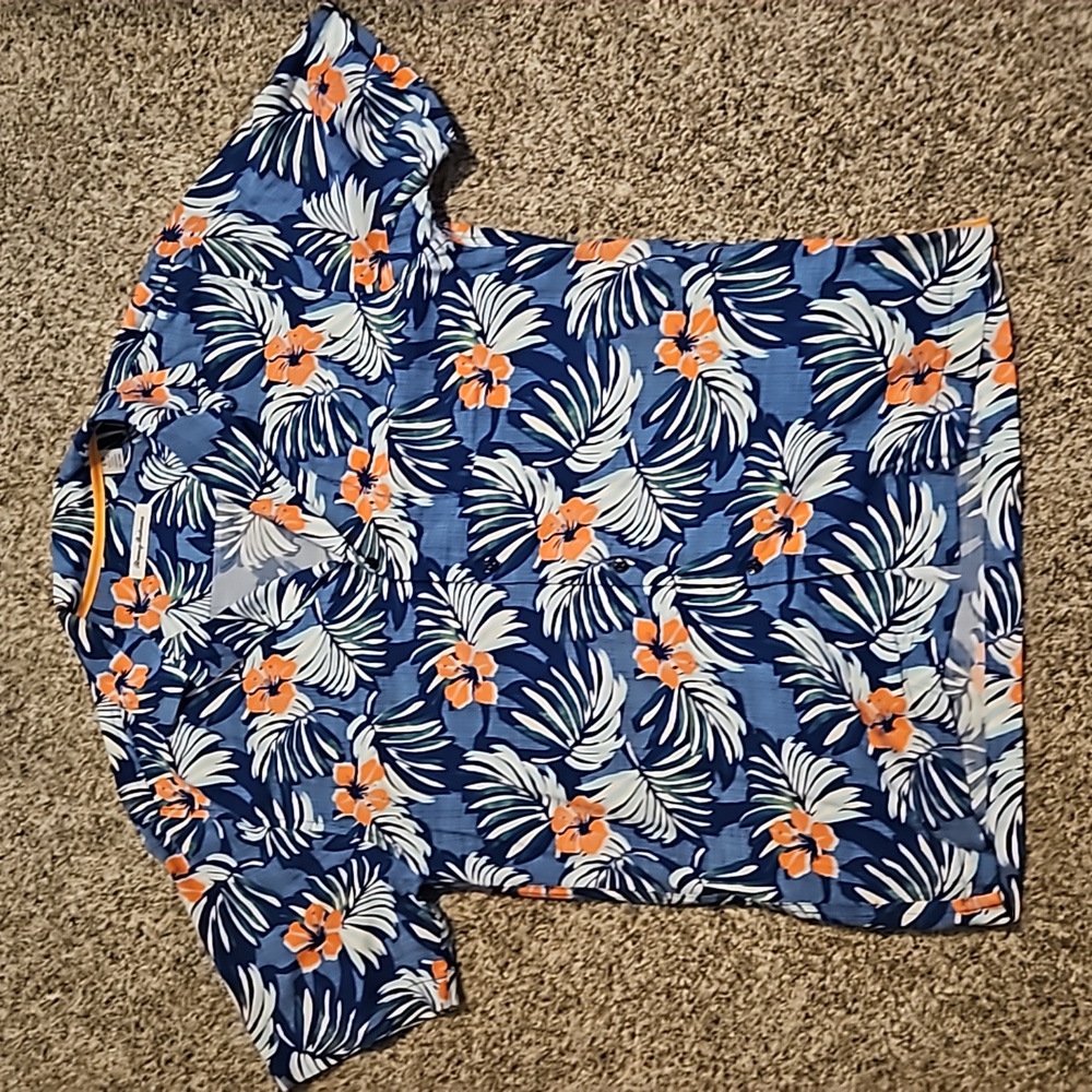 Tommy Bahama men's collared button up beachware